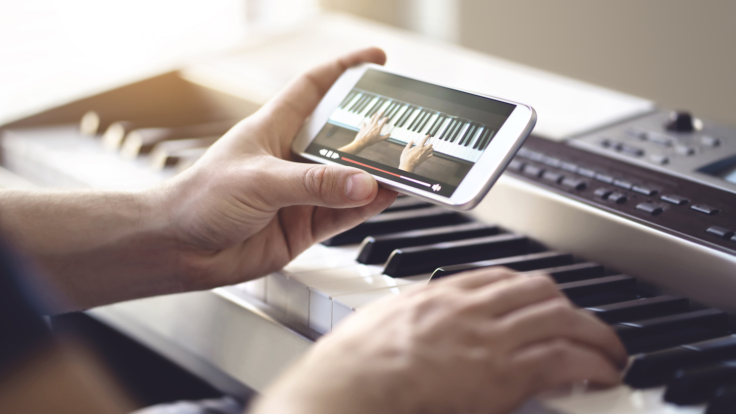 Virtual Piano Lessons vs Traditional Lessons: Which is Right for You?